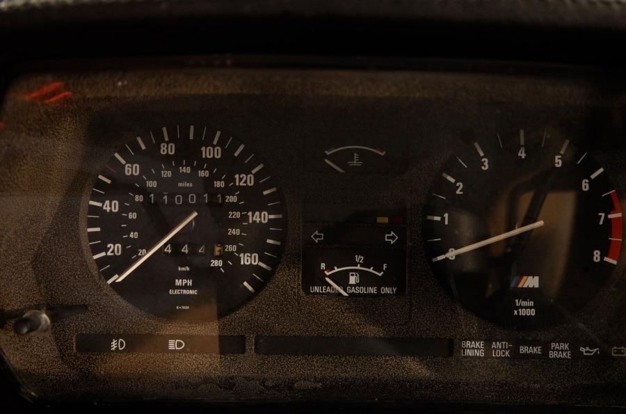 Панель приборов BMW M6 (E24) 1988 года  (NA) (фото 85 из 158)